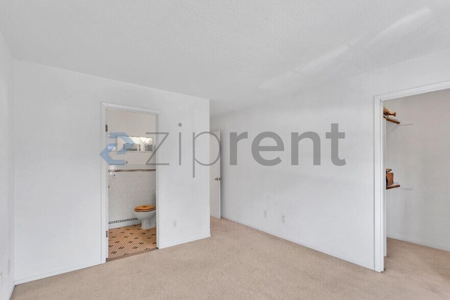 Building Photo - Unit 1