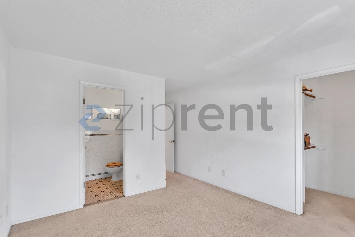 Building Photo - Unit 1