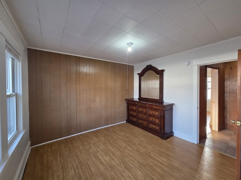 Building Photo - 301 S Logan Ave