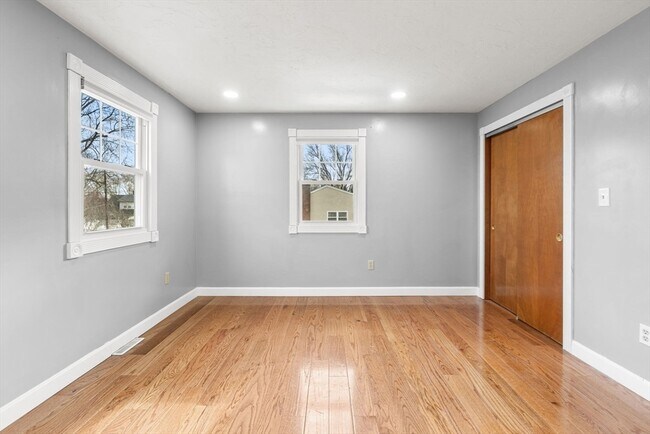 Building Photo - 70 W High St