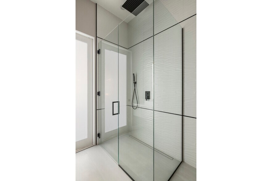 Building Photo - 22020 Alizondo Dr