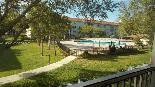 Building Photo - 1400 SW 124th Terrace