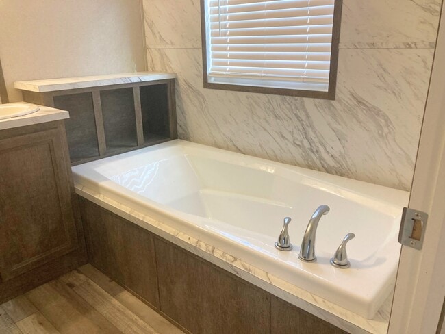 Building Photo - 1613 Steller Ln