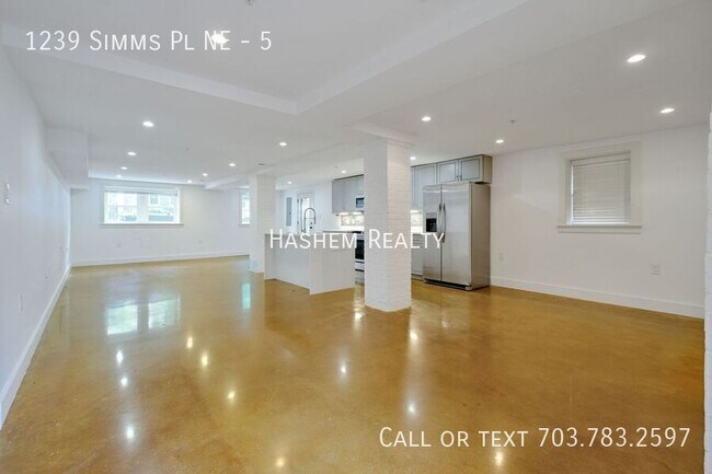Building Photo - 1239 Simms Pl NE