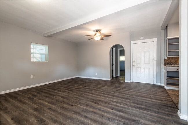 Building Photo - 1504 J H Clouser St