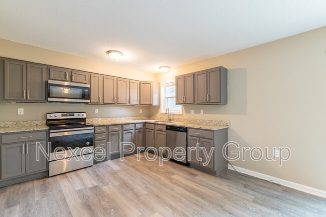 Building Photo - 2248 Colonial Hills Dr