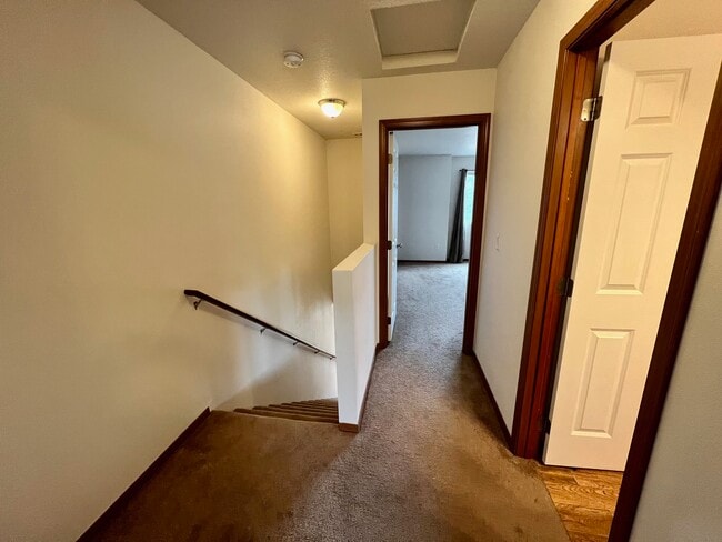 Building Photo - 297 Sowell Dr
