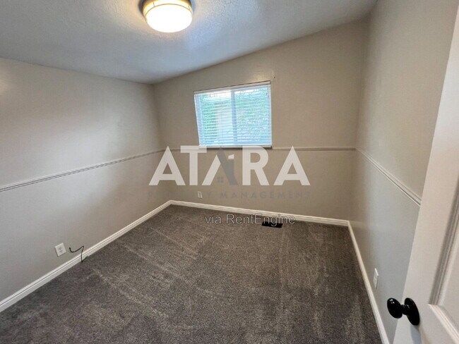Building Photo - 3213 Rushton Ln