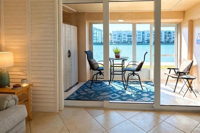 Building Photo - 7560 Bay Island Dr S