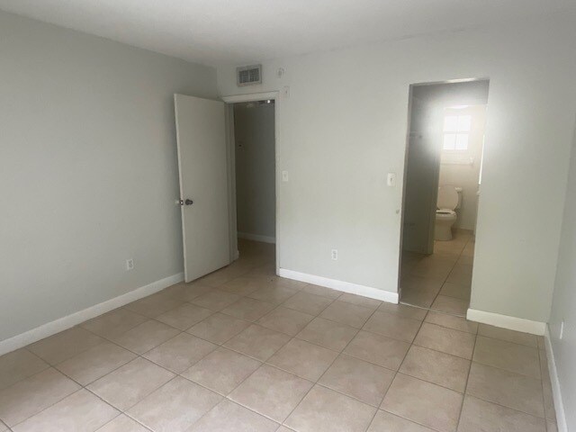Building Photo - 8650 SW 109th Ave