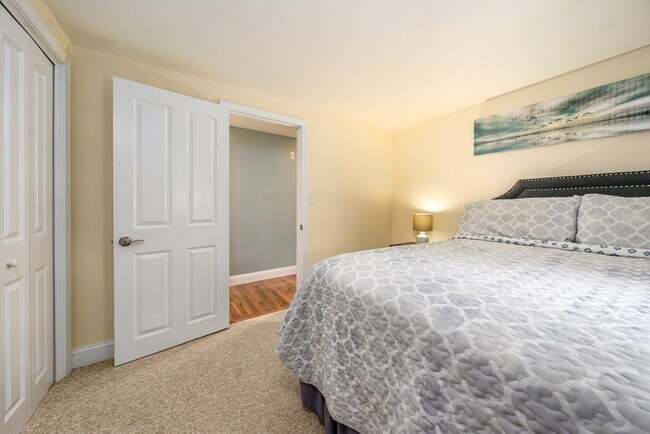 Building Photo - 10 Eastover