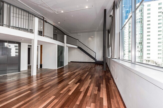 Building Photo - 18 Lansing St