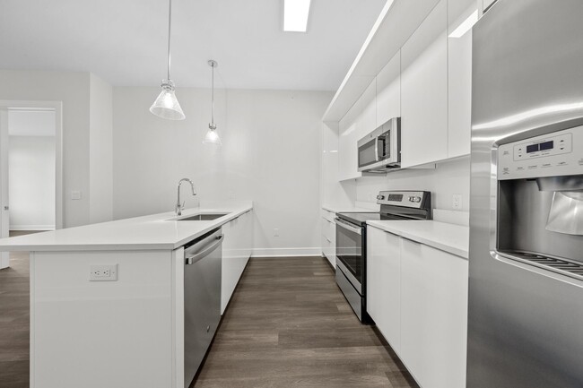 Building Photo - 121 34th St
