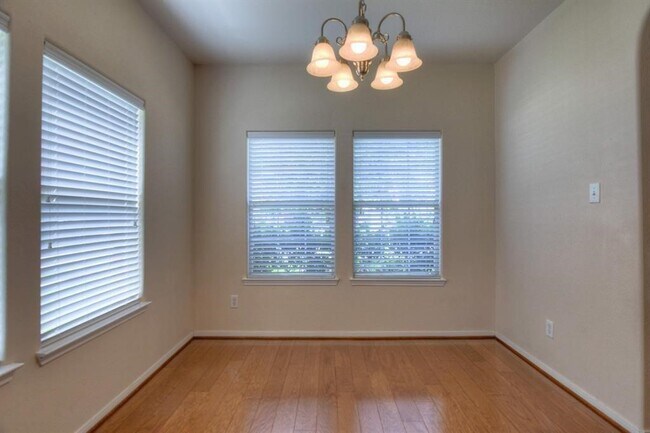 Building Photo - 4711 Bellows View Dr