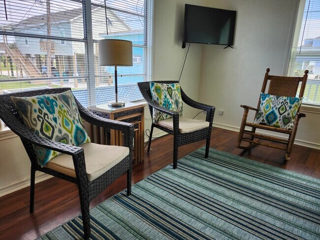 Building Photo - 4215 Hardin Dr