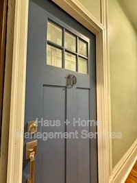 Building Photo - 906 Penn Ave