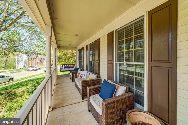 Building Photo - 13930 S Springs Dr