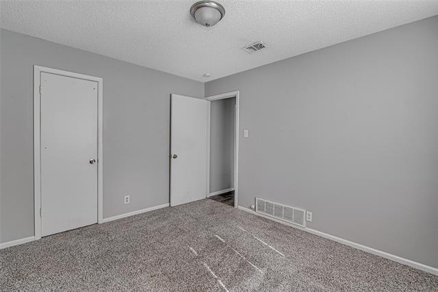 Building Photo - 228 Lester St