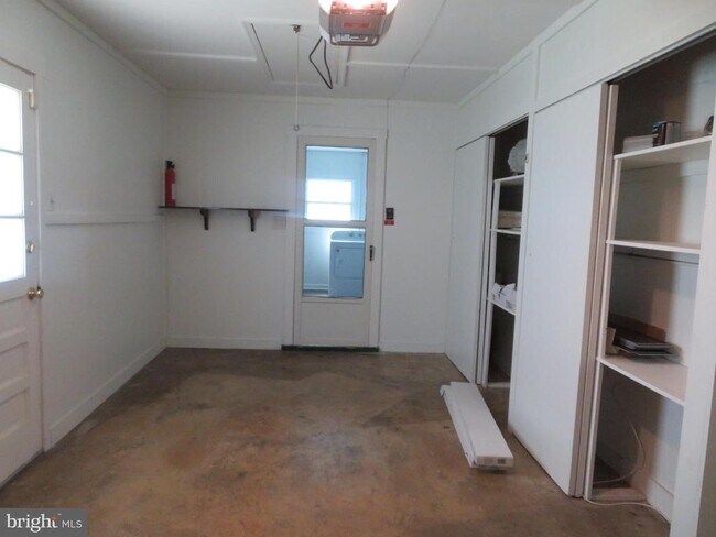 Building Photo - 7895 Pavilion Dr