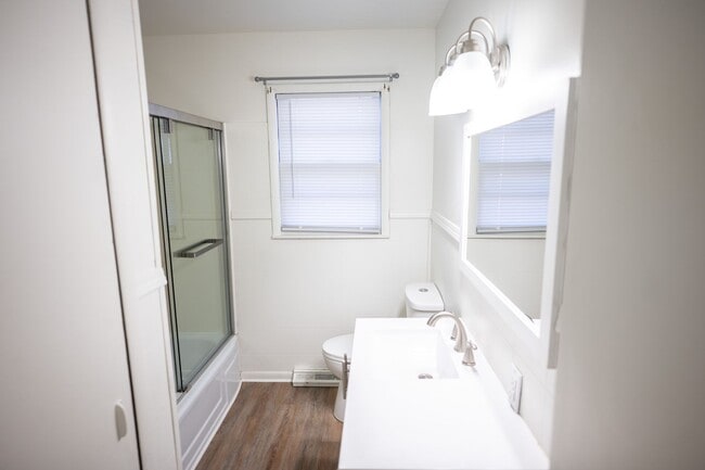 Building Photo - Updated 3-Bedroom Home in Northeast Springfield — Garage & Spacious Backyard