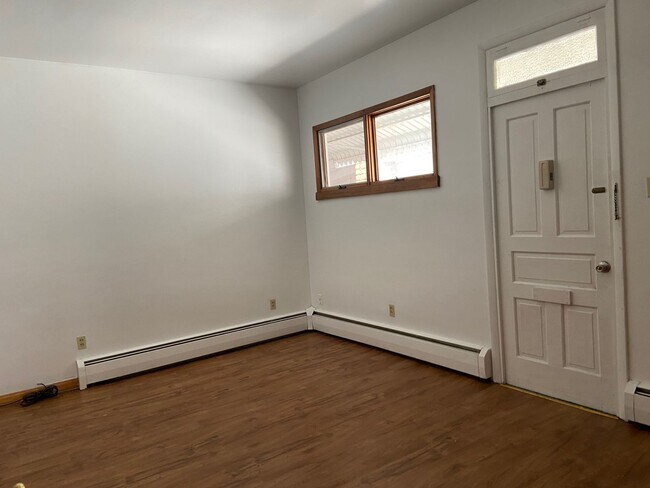 Building Photo - 232 W Catawissa St