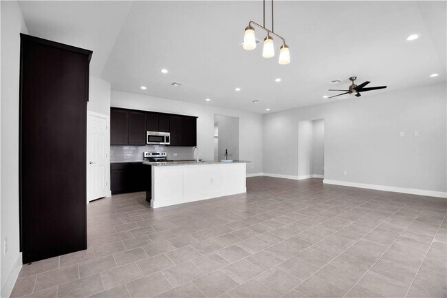 Building Photo - 9708 Evening Canopy Dr