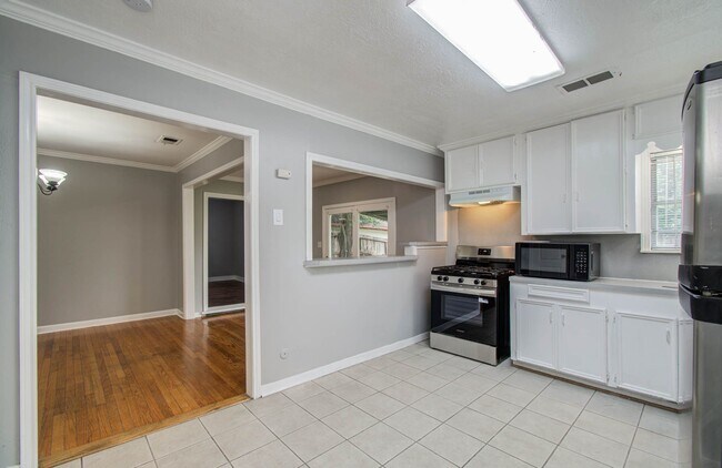Building Photo - 3626 Songwood St