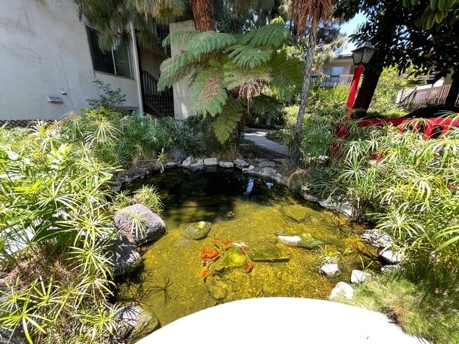 Building Photo - Parkwood Condo for Lease in Pasadena