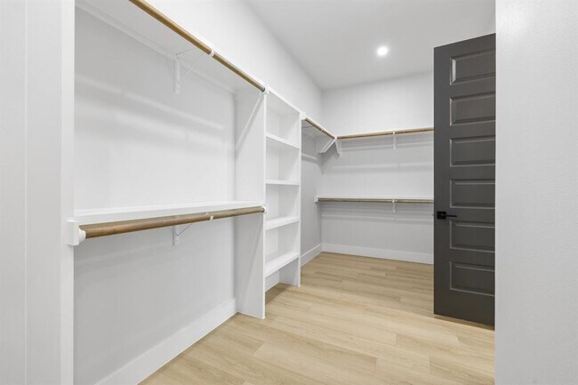 Building Photo - 14804 Arrowhead Dr