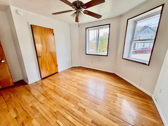 Building Photo - 212 N Highland Ave