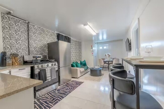 Building Photo - 95 Pennington St