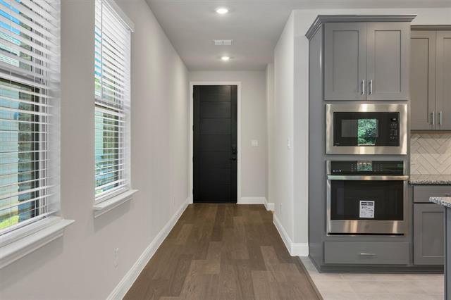 Building Photo - 3609 San Clemente Dr