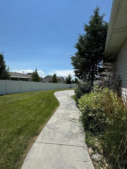Building Photo - 1218 Fort Dr