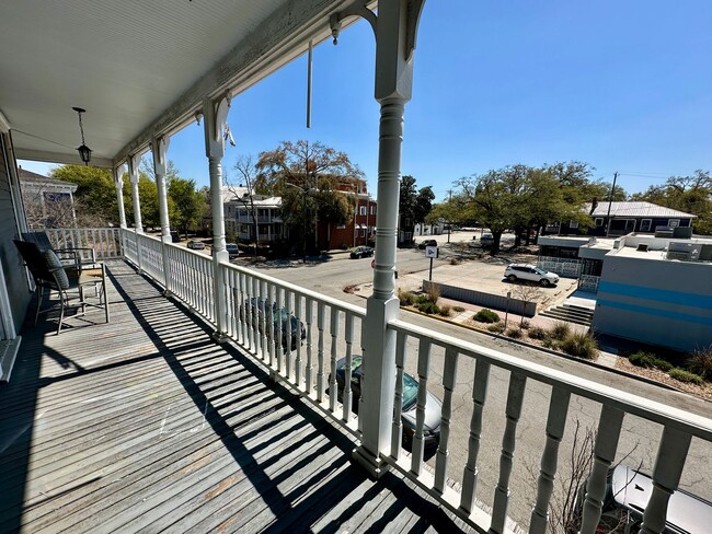 Building Photo - 3 BED | 2.5 BATH | WRAP AROUND PORCHES | MIDTOWN