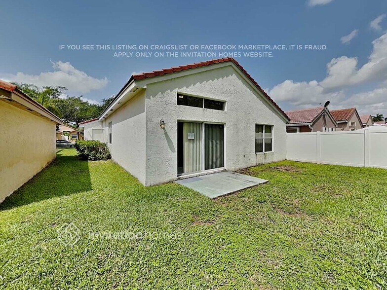 Building Photo - 17755 SW 23rd St