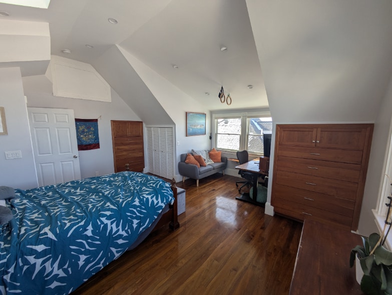 Building Photo - 90 Glenwood Rd