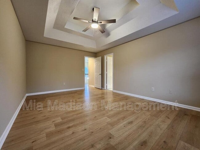 Building Photo - 21 Cobblestone Ct