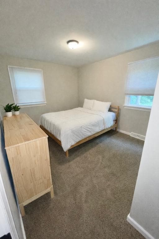 Building Photo - 943 Kingsway Rd