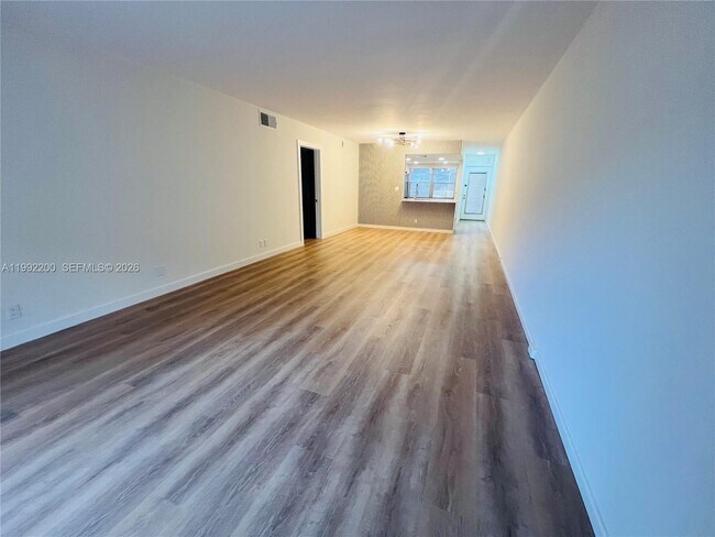 Building Photo - 2402 Antigua Cir