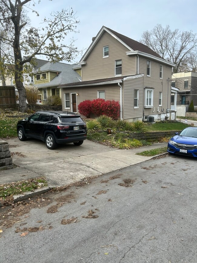 Building Photo - 1719 William Howard Taft Rd