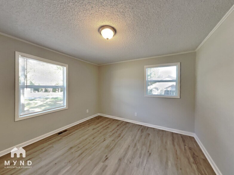 Building Photo - 116 Barbee Rd SW