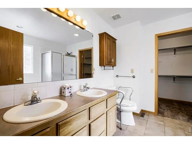 Building Photo - 557 Trailwood Cir