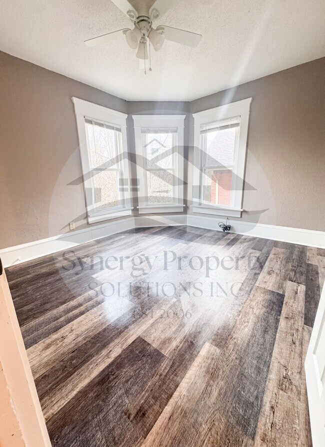 Building Photo - 403 Sherman Pl