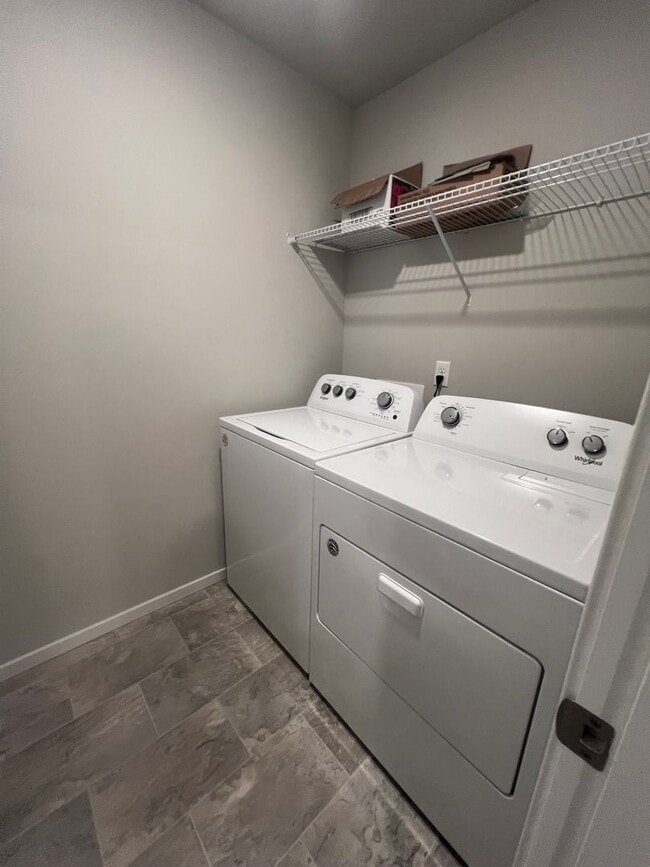 Building Photo - Bremerton Townhouse in Illahee Springs for...