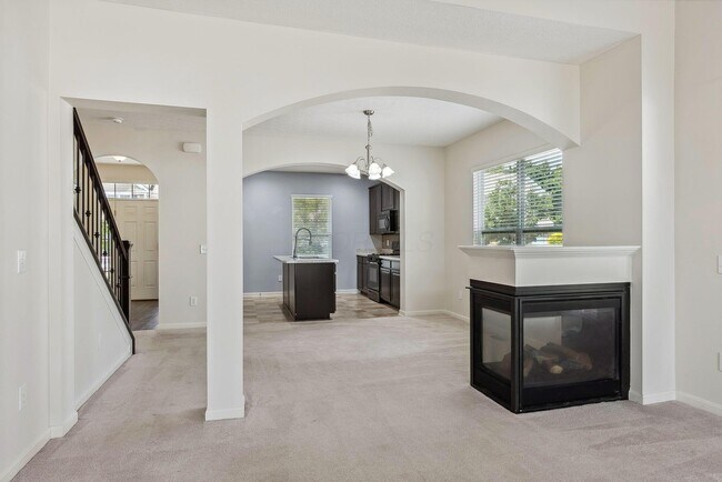 Building Photo - 7885 Waggoner Trace Dr