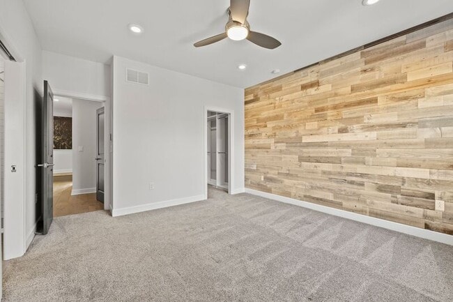 Building Photo - 297 Auden Ave