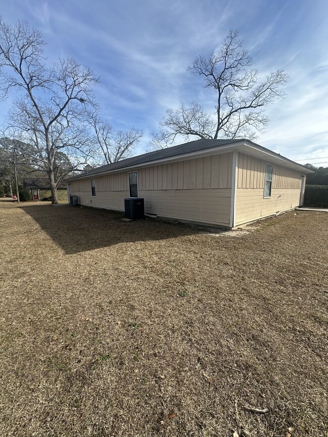 Building Photo - 420 Prince Ln