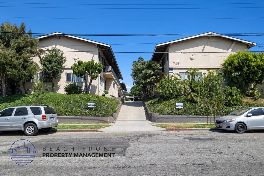 Primary Photo - 745-747 Venice Way