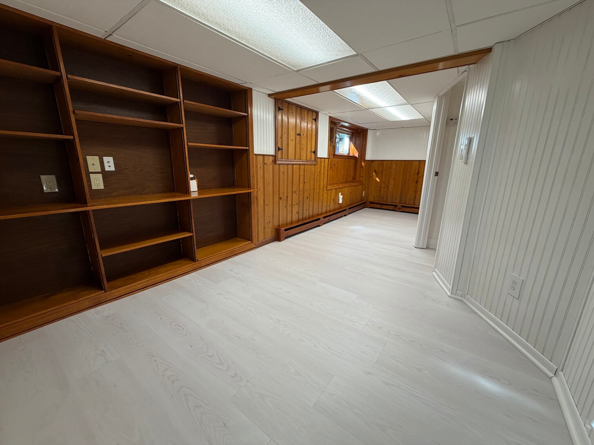 Building Photo - 112 N Cliff Ave