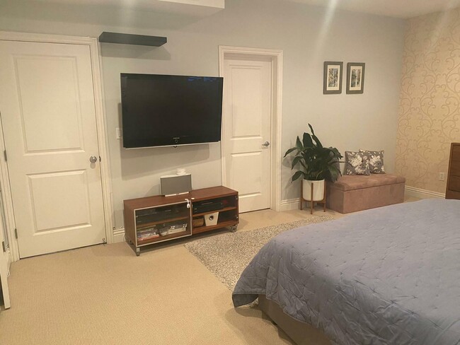 Building Photo - 525 Gough St